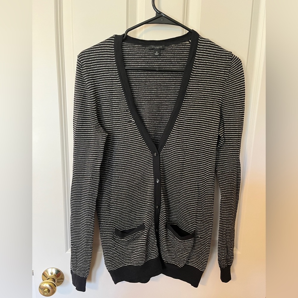 Ann Taylor Black and Silver Shimmer Cardigan Size M